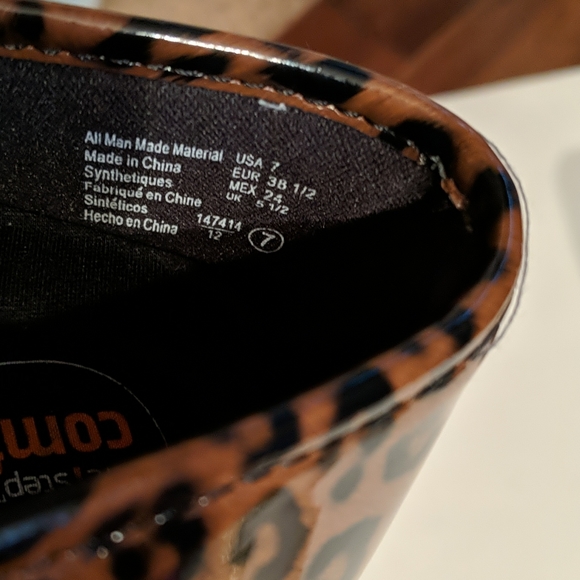 SafeTstep Women's no slip animal print professional clogs. 7 - Picture 4 of 7